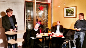 Dietmar Bartsch, Fraktionsvorsitzender Die Linke, beim Glühweinabend